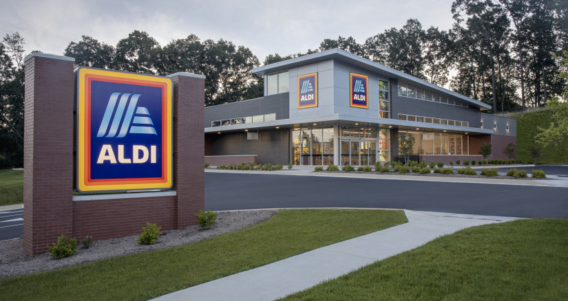 Exterior Front Entrance with ALDI Sign Harrisburg